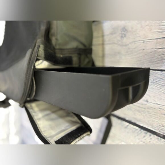 Kensington Saddle Pro Khaki Green Laptop Convertible Backpack Messenger Bag - Picture 13 of 15